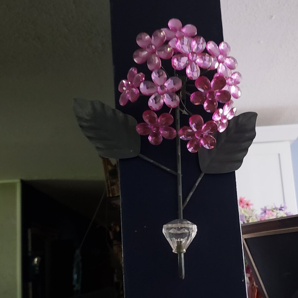Pretty wall hanger/hook. Decorative - Picture 4 of 6